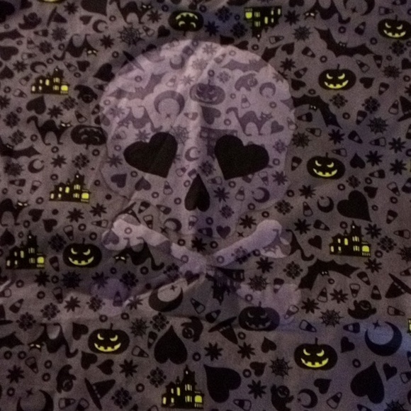 DICKIES HALLOWEEN GLOWING BAT SCRUB TOP SIZE X-SMALL - Picture 2 of 9